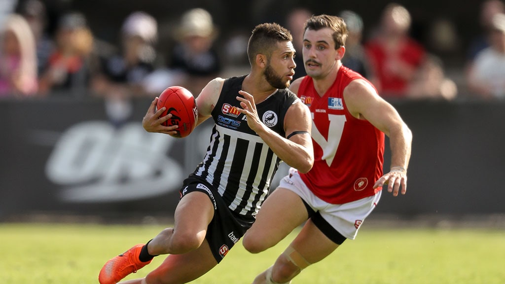 RobertYoung1024.jpg Robert Young in action for Port Adelaide in 2007 - AFL,Draft,St Kilda Saints